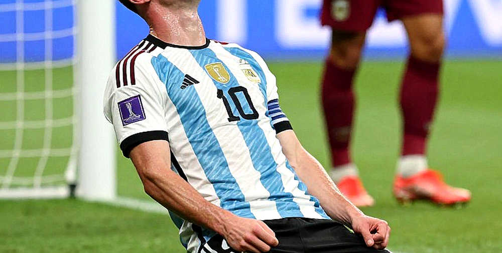 Gaps in Football's Data Supply Chain: When an Analysis Grid Is Full of Cells but Empty of Numbers Gaps in Football's Data Supply Chain: When an Analysis Grid Is Full of Cells but Empty of Numbers