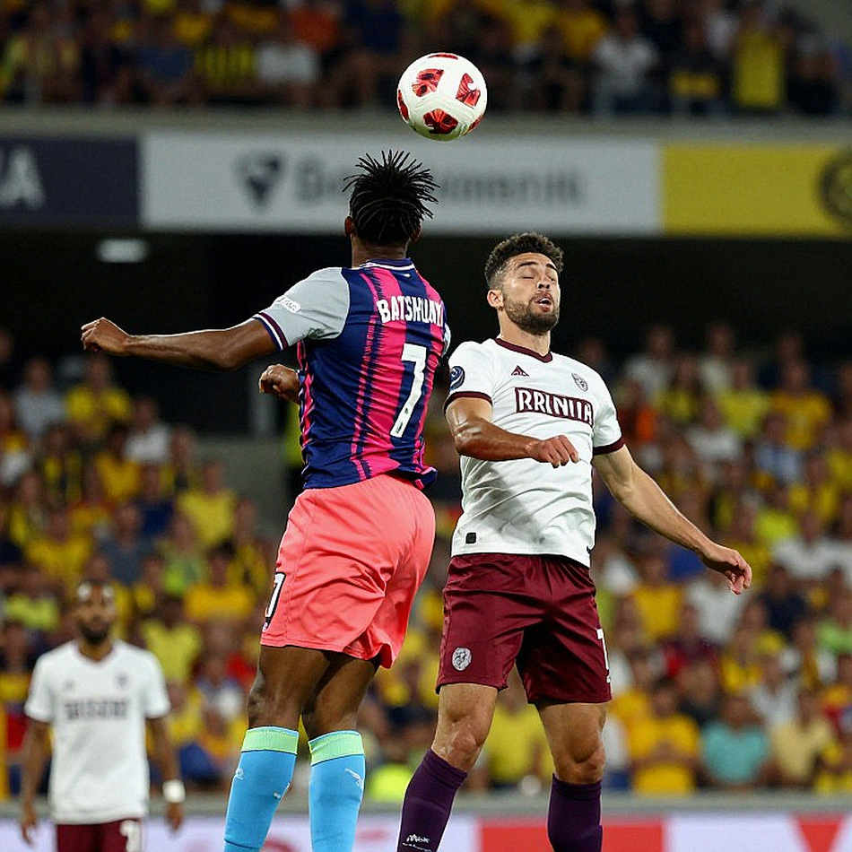 Serge Aurier chính thức ký hợp đồng với Montigny-en-Gohelle ở hạng 7, trở về học viện La Gaillette làm trợ lý huấn luyện viên U-15 Serge Aurier chính thức ký hợp đồng với Montigny-en-Gohelle ở hạng 7, trở về học viện La Gaillette làm trợ lý huấn luyện viên U-15