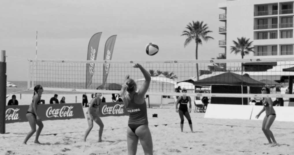 Ba mươi năm MOP bóng chuyền nữ NCAA: lớp phù sa bãi biển nằm dưới tấm vương miện Ba mươi năm MOP bóng chuyền nữ NCAA: lớp phù sa bãi biển nằm dưới tấm vương miện