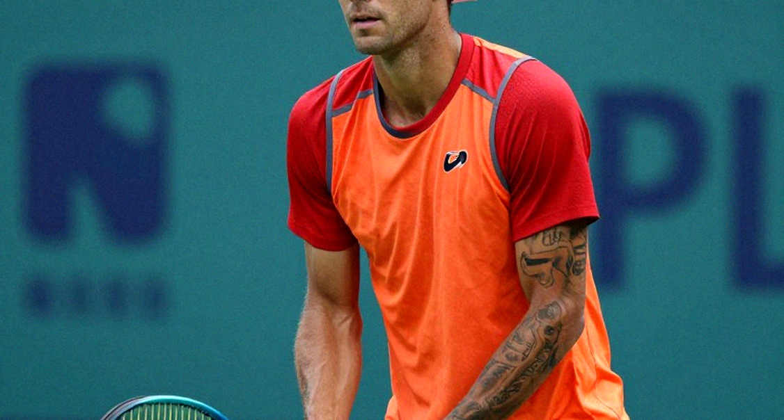 Djokovic gục ngã ngay vòng 1 US Open: Khi cơ thể phản bội huyền thoại Djokovic gục ngã ngay vòng 1 US Open: Khi cơ thể phản bội huyền thoại
