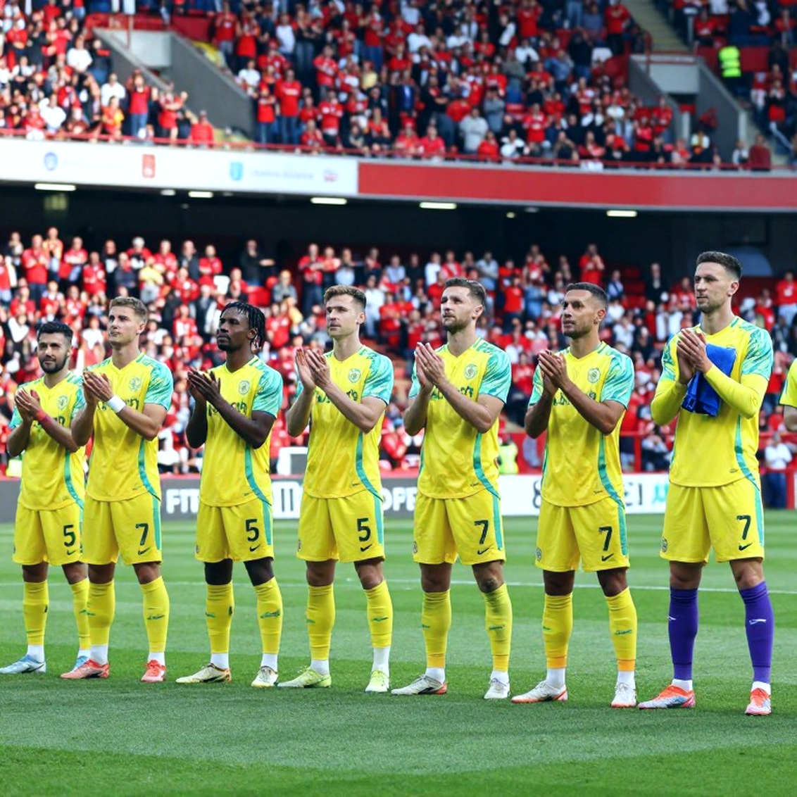 Án phạt kép ở V-League: khoảng cách giữa thẻ vàng trên sân và hai trận treo giò Án phạt kép ở V-League: khoảng cách giữa thẻ vàng trên sân và hai trận treo giò