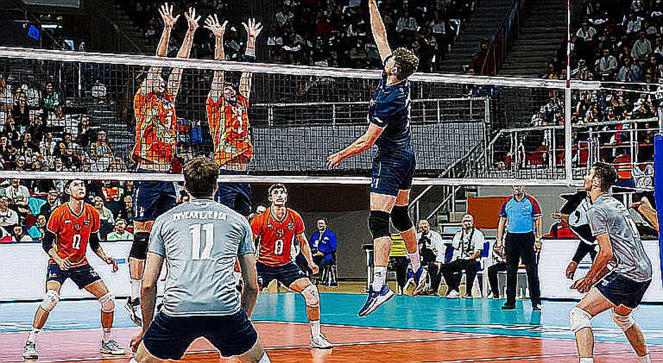 Poland Beats France in Four Sets to Retain European Men's Volleyball Crown Poland Beats France in Four Sets to Retain European Men's Volleyball Crown