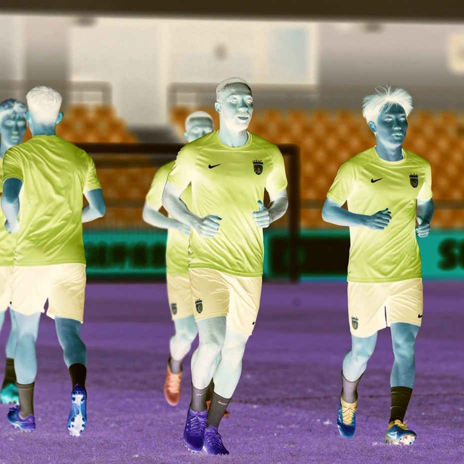 Reading Vietnamese Football with the Naked Eye: Data, VAR and the Silence of the Stands Reading Vietnamese Football with the Naked Eye: Data, VAR and the Silence of the Stands